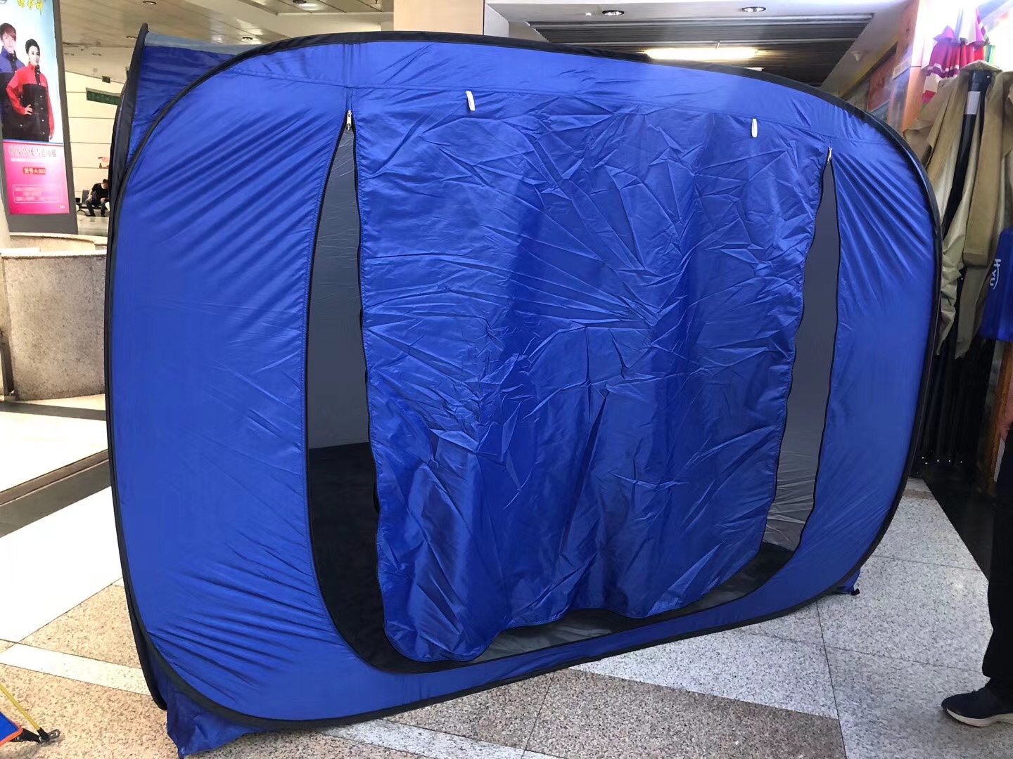 2x2 isolation tent undefined