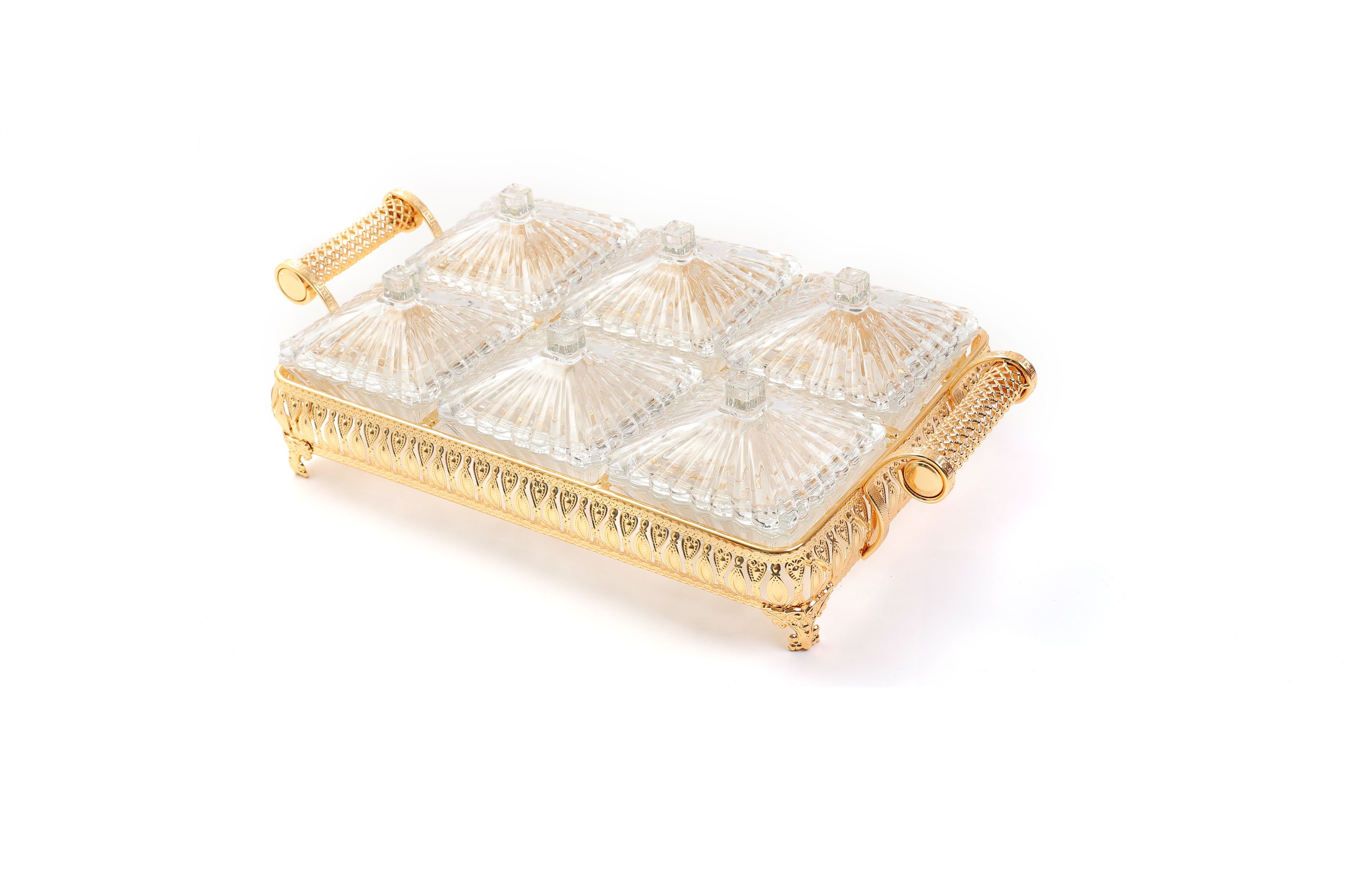The transparent golden fruit plate tray is exquisite
