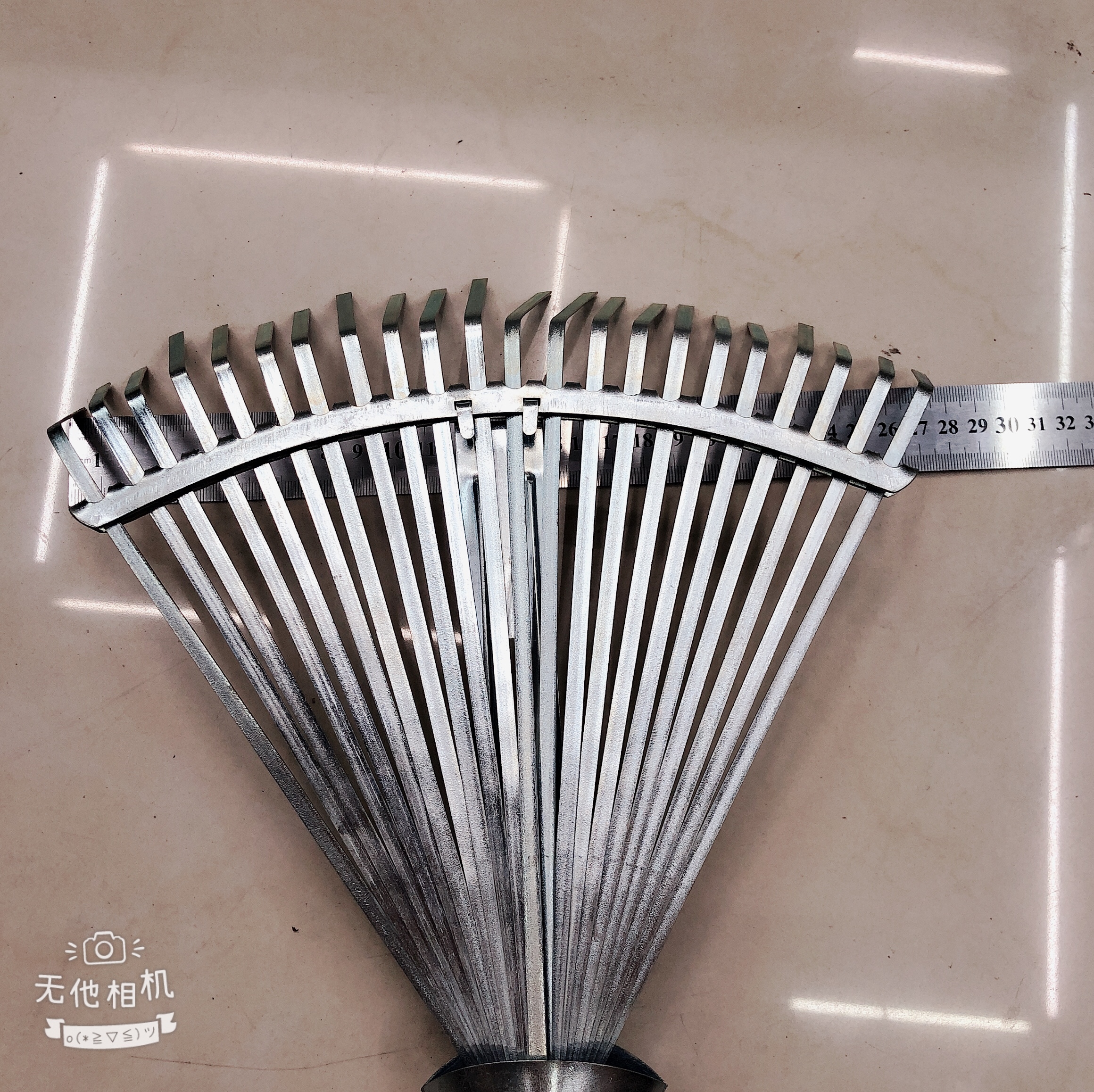永康厂家直销22齿CC-1004活动铁耙，可伸缩可调节园林草耙，园林工具，落叶耙详情图1