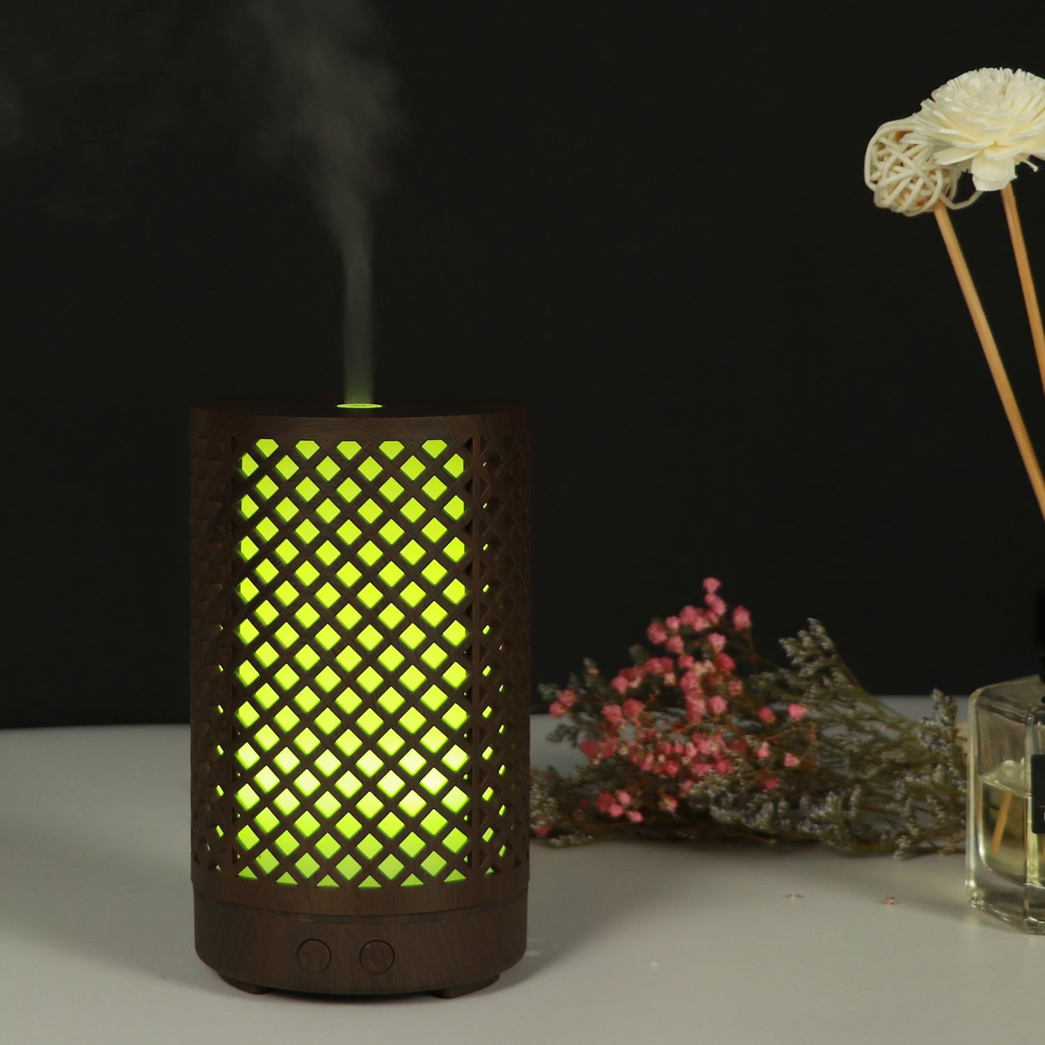 Amazon venta caliente rejilla hueca aromaterapia máquina humidificador aromaterapia lámpara mesa regalo creativo Application Scenario