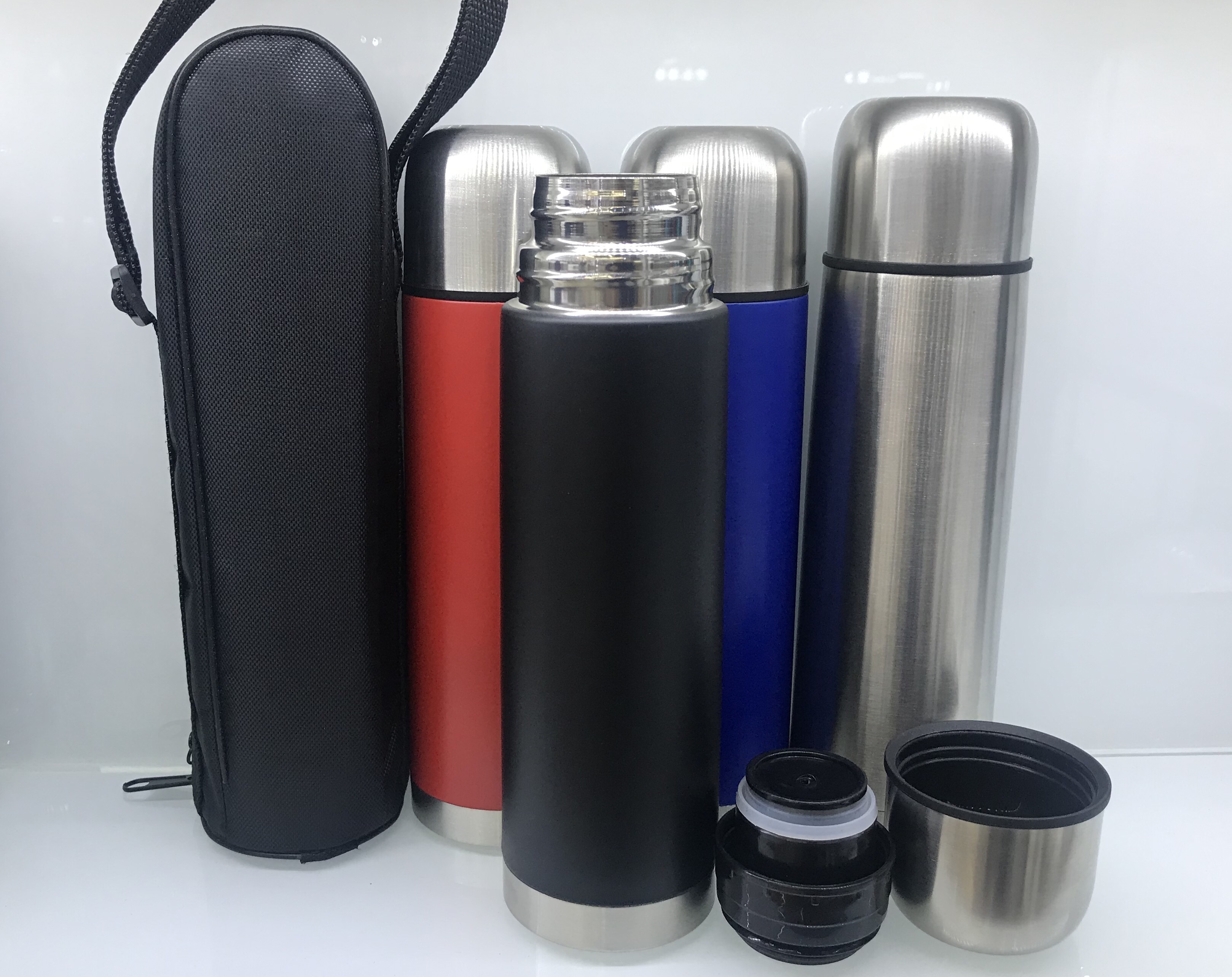 Outdoor thermos cup with leather bag. 350ML. 500ML. 750ML. 1000ML Specification image