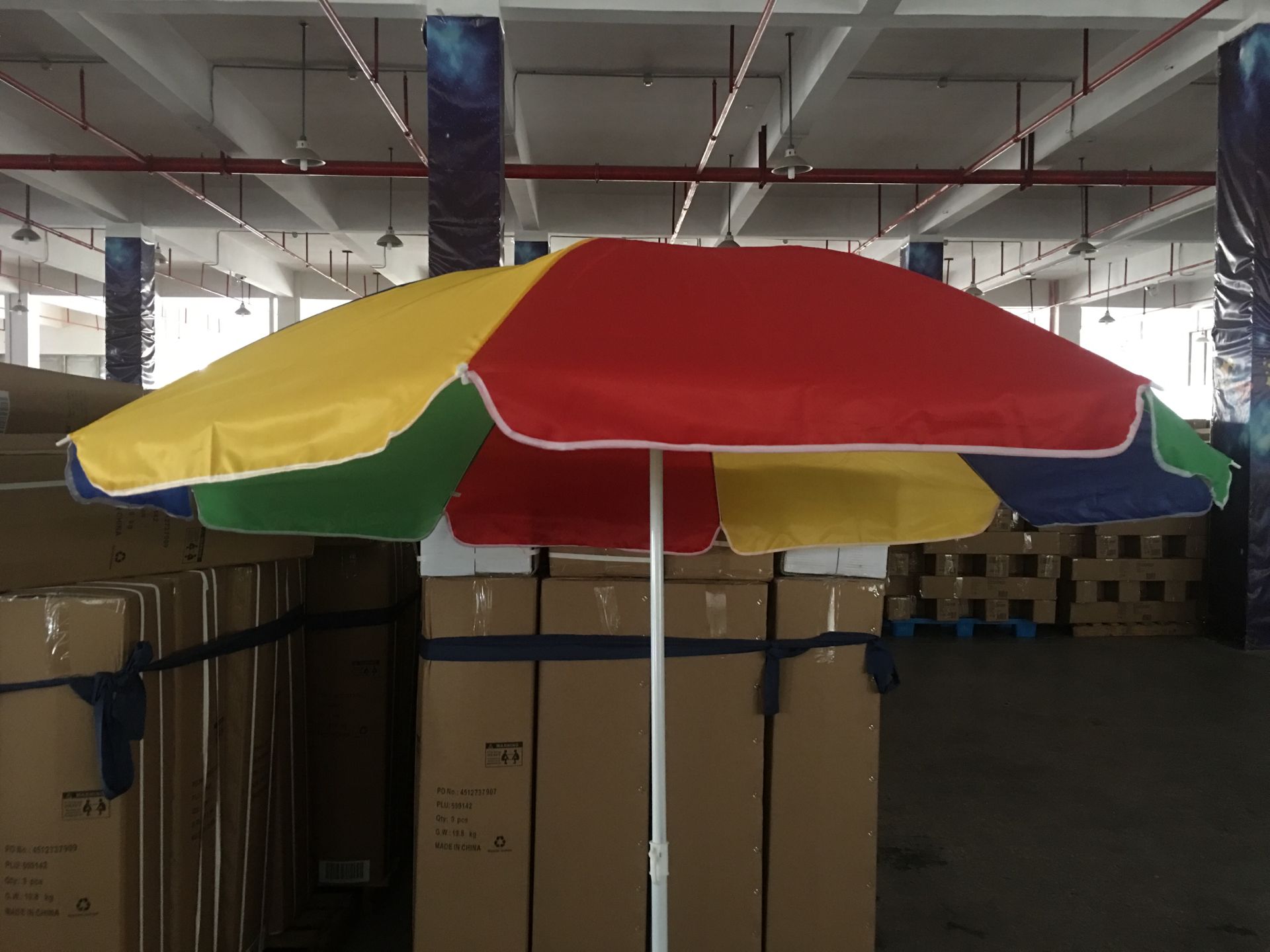 Hengyang brand outdoor sun protection and rainproof sun umbrellas are on sale. Sun umbrellas are available for wholesale and customization details Picture