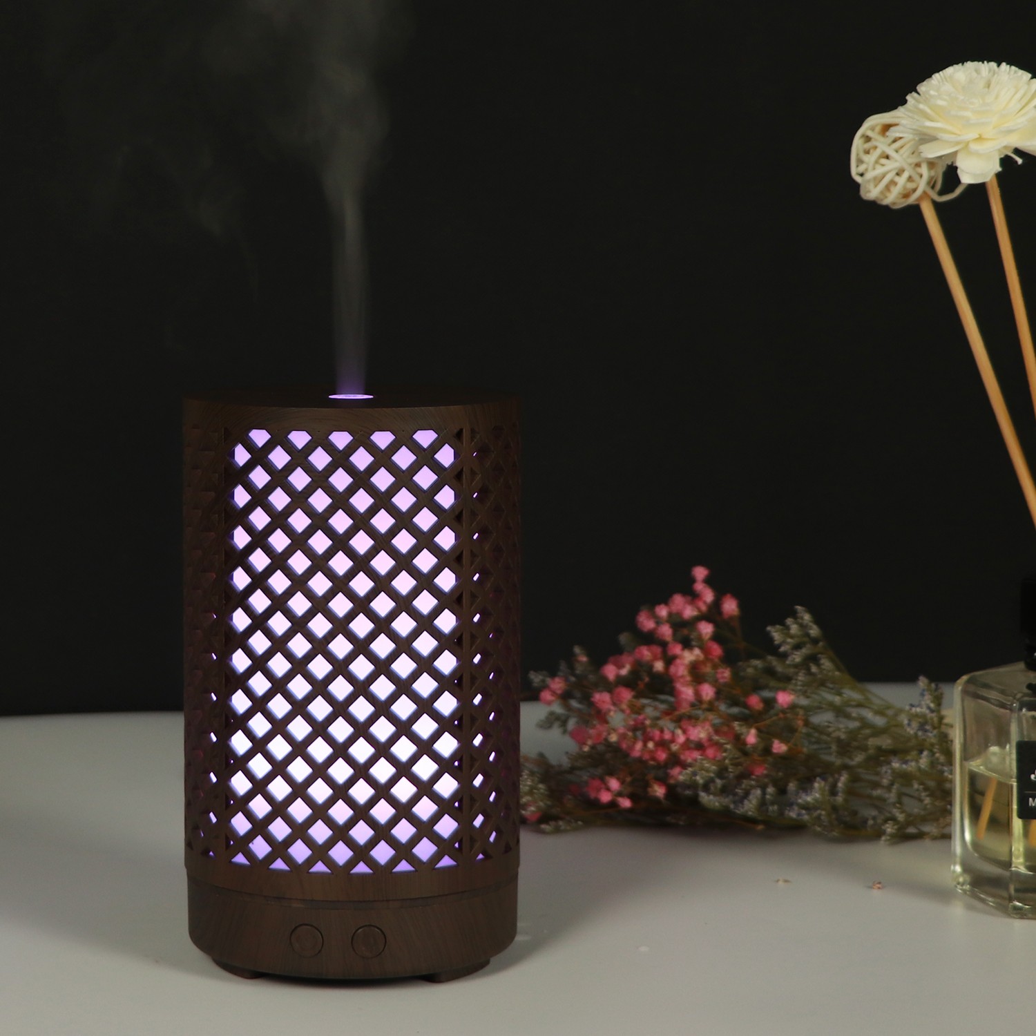 Amazon venta caliente rejilla hueca aromaterapia máquina humidificador aromaterapia lámpara mesa regalo creativo detail image 5