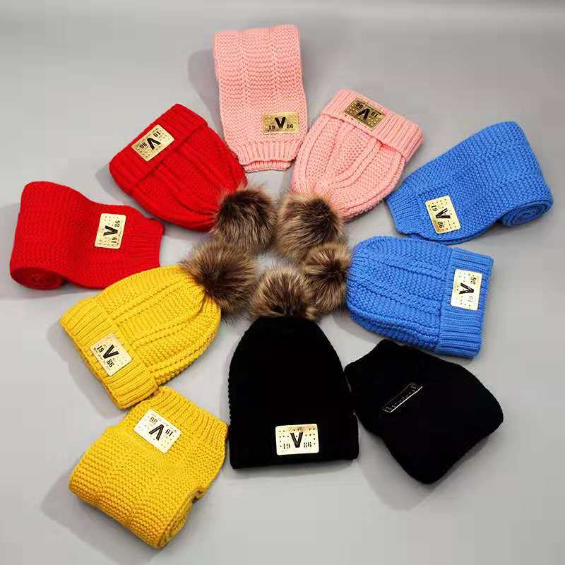 Woolen scarf set Wool wool qiu Dong knitting children's cartoon hat thickened warm cover cap thumbnail