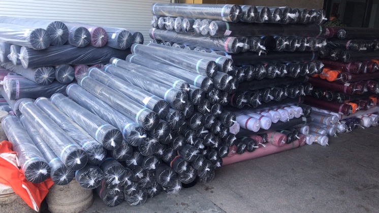 210D polyester taffeta can weigh up to 80 grams of black silk fabric