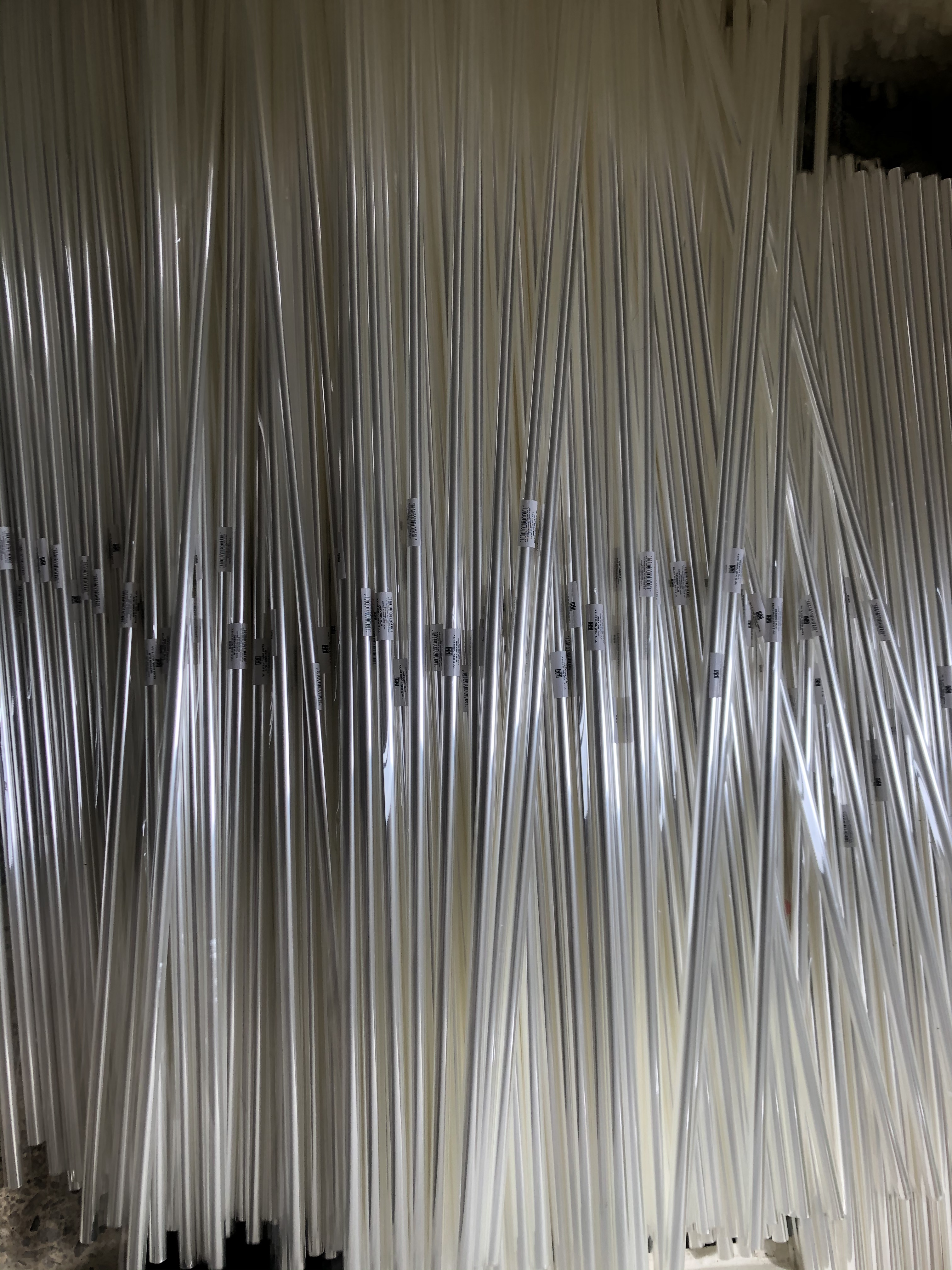 礼品包装膜.鲜花包装膜，花篮包装袋、水果包装膜白底实物图