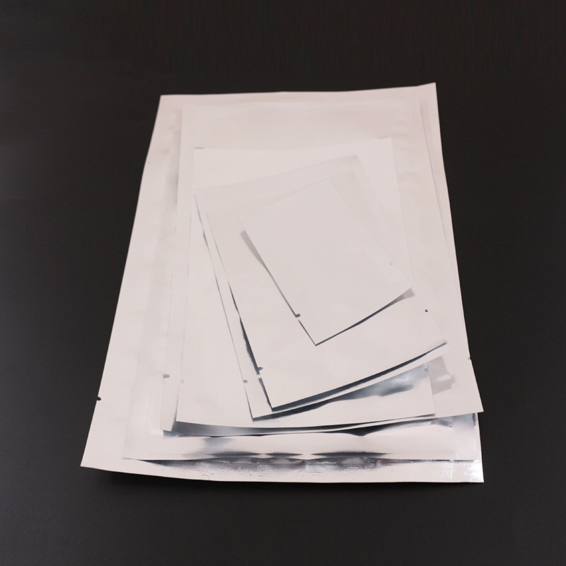 现货厂家直销多款尺寸通用阴阳镀铝三边封袋半透明袋食品真空袋产品图