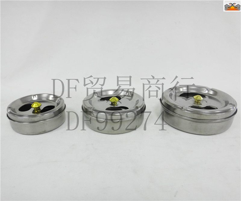 家用烟灰缸实物图