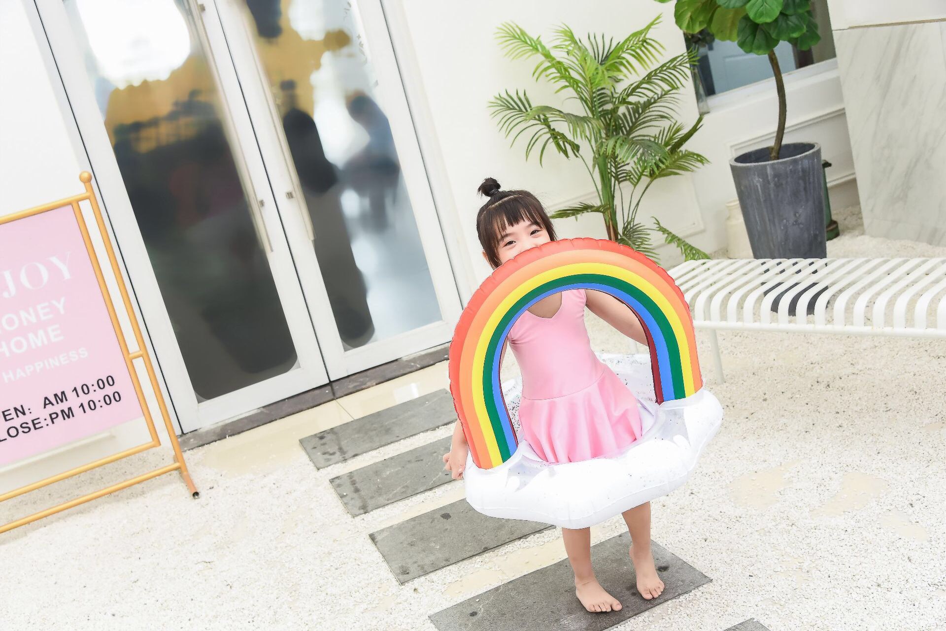 现货供应 ins网红加厚儿童亮片彩虹云朵座圈婴幼儿游泳圈宝宝坐圈白底实物图