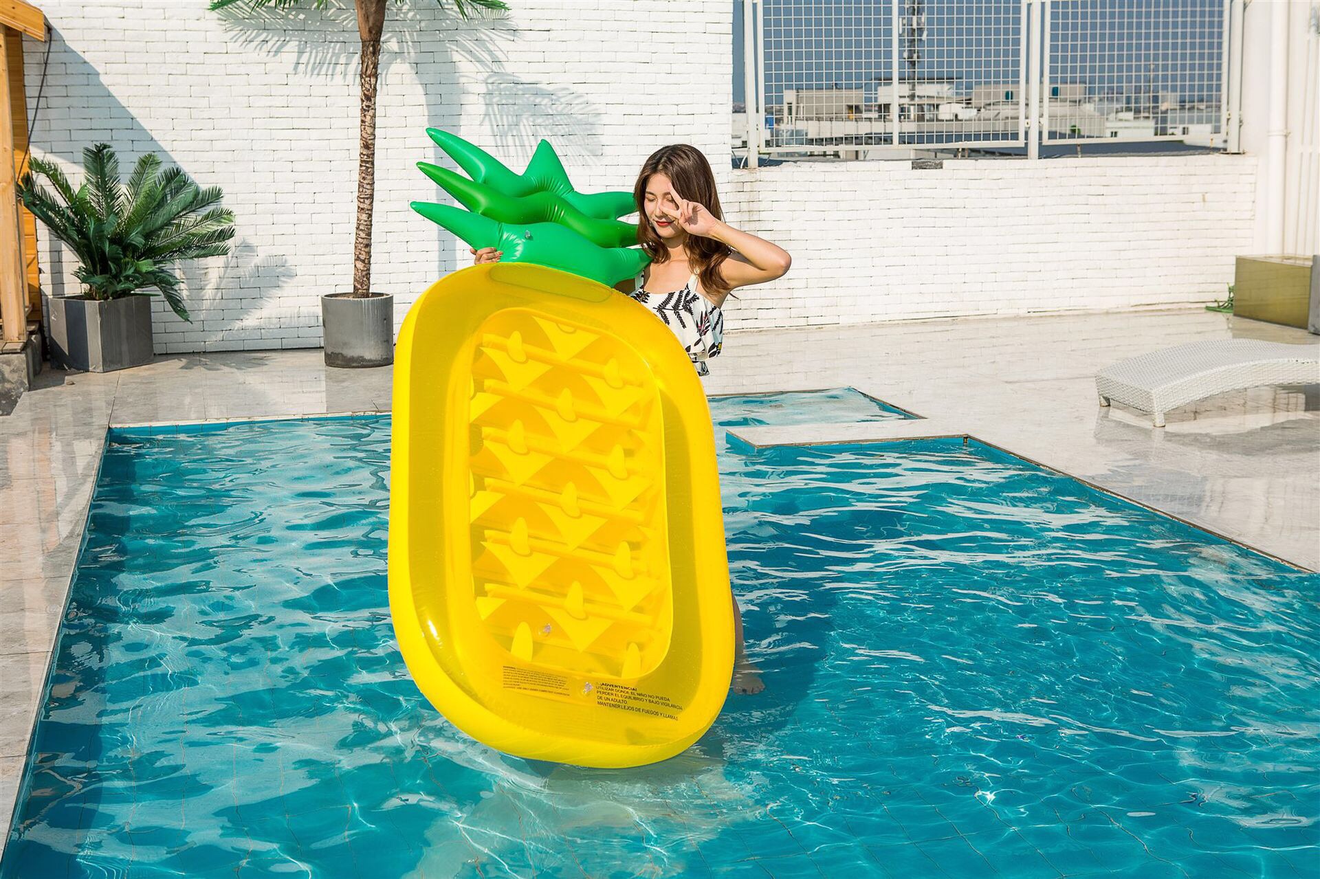 Factory direct sales of the best-selling inflatable pineapple float float fruit mount water bed on Instagram undefined