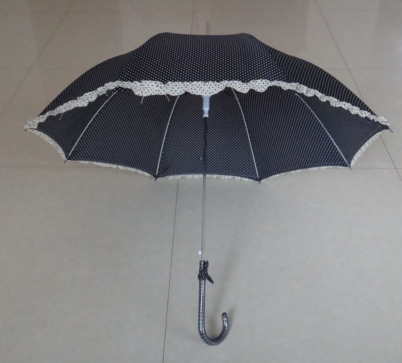 点子大花边黑色