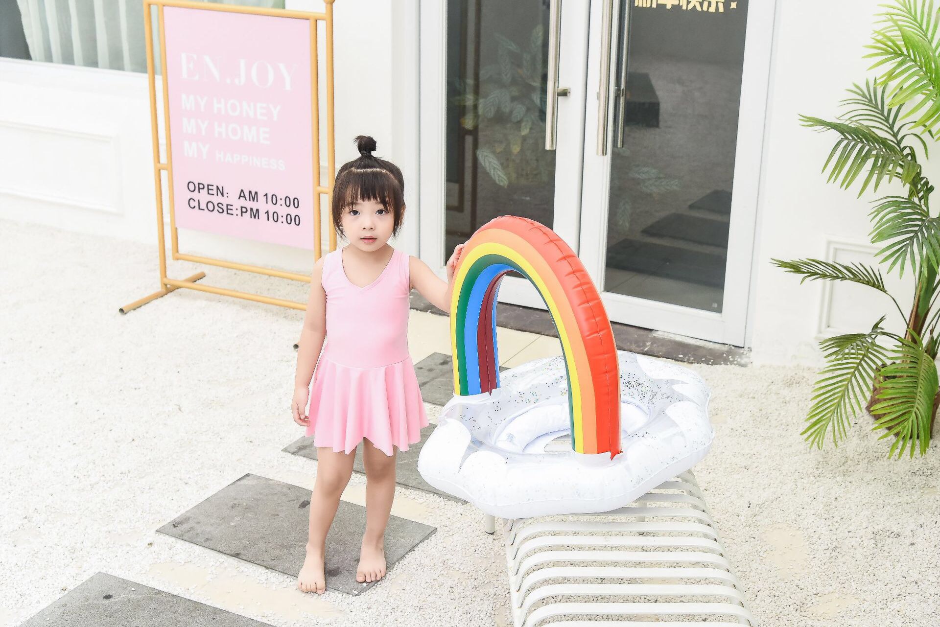 现货供应 ins网红加厚儿童亮片彩虹云朵座圈婴幼儿游泳圈宝宝坐圈详情图3