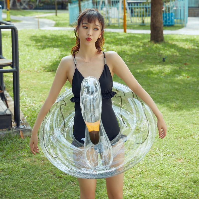 Wholesale of 90 fully transparent bright sheet flamingo swimming ring inflatable toys Application Scenario