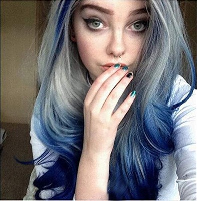 New European and American fashion women's blue, gray-blue gradient mid-parted long curly hair detail image 4