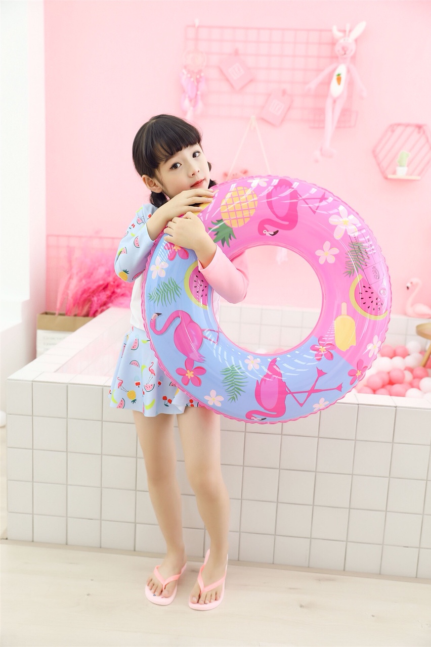 Wholesale of summer flamingo swimming rings, thickened swimming float rings, inflatable swimming rings, life buoys and other water products in stock