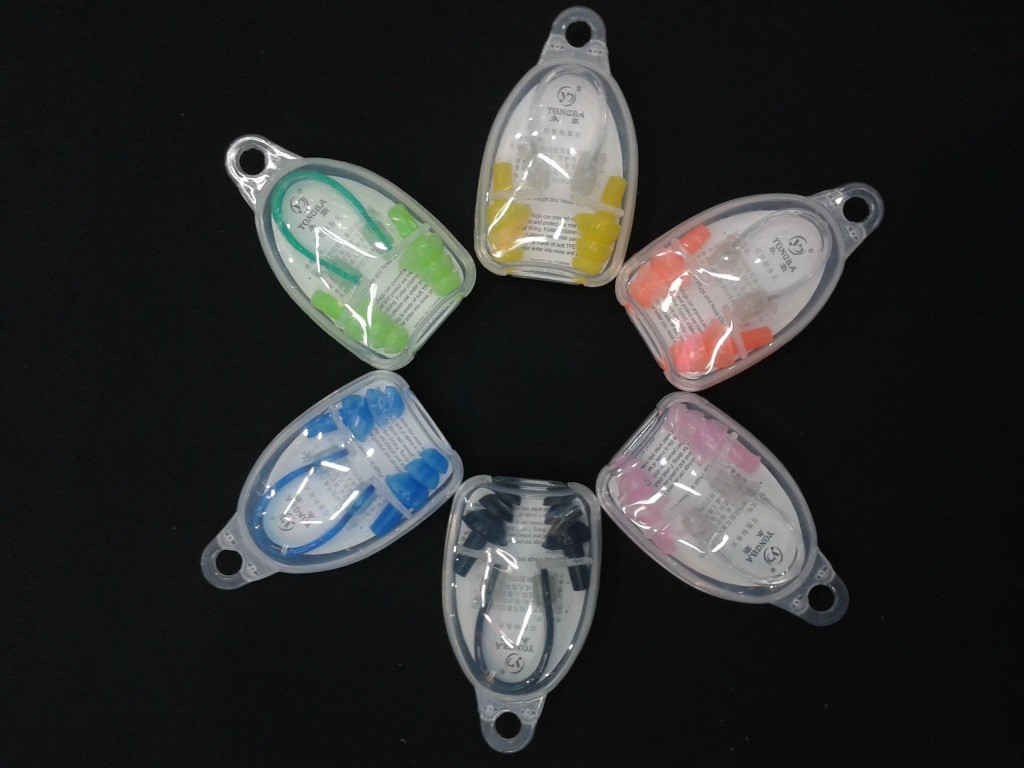 厂家大量批发 圆盒鼻夹耳塞套装 游泳配件 游泳池装备款 随机混色详情图1