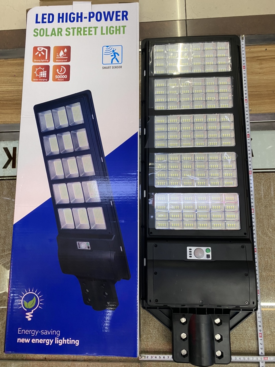 LED solar street lamp
