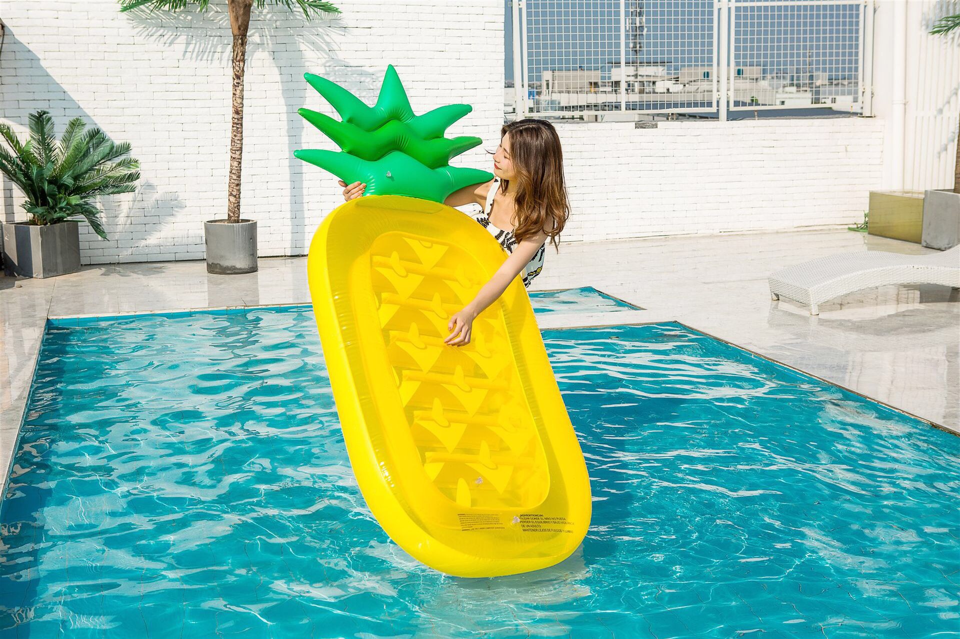 Factory direct sales of the best-selling inflatable pineapple float float fruit mount water bed on Instagram undefined