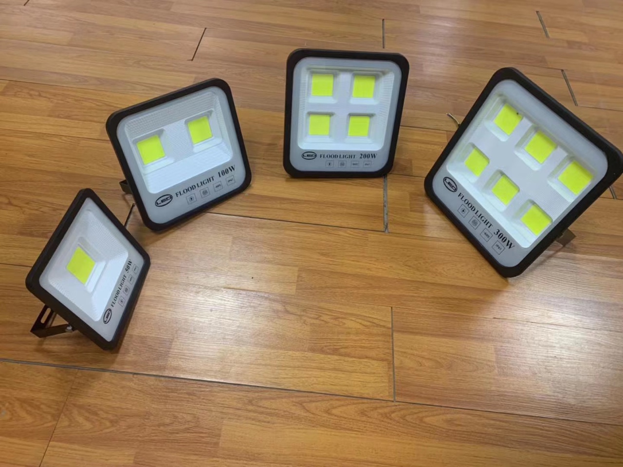 50W 100W 200W 300W. The LED light