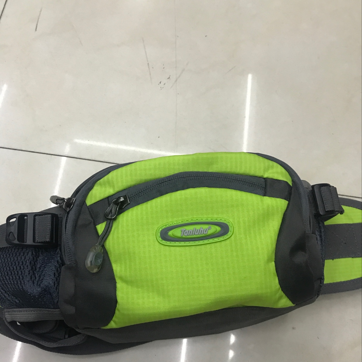 多功能户外运动腰包图