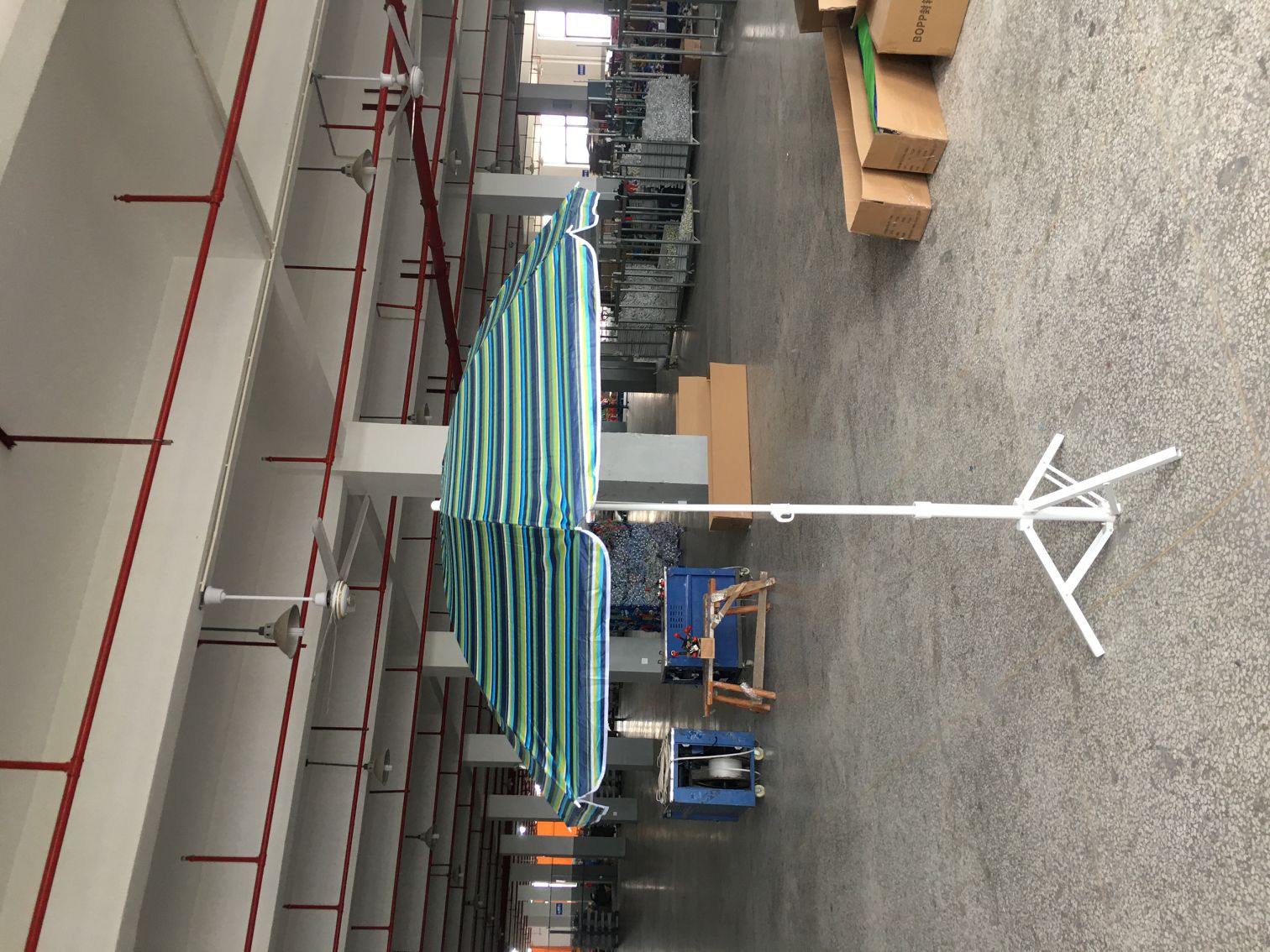 Factory direct sales of outdoor beach umbrellas for export and foreign trade Item Picture