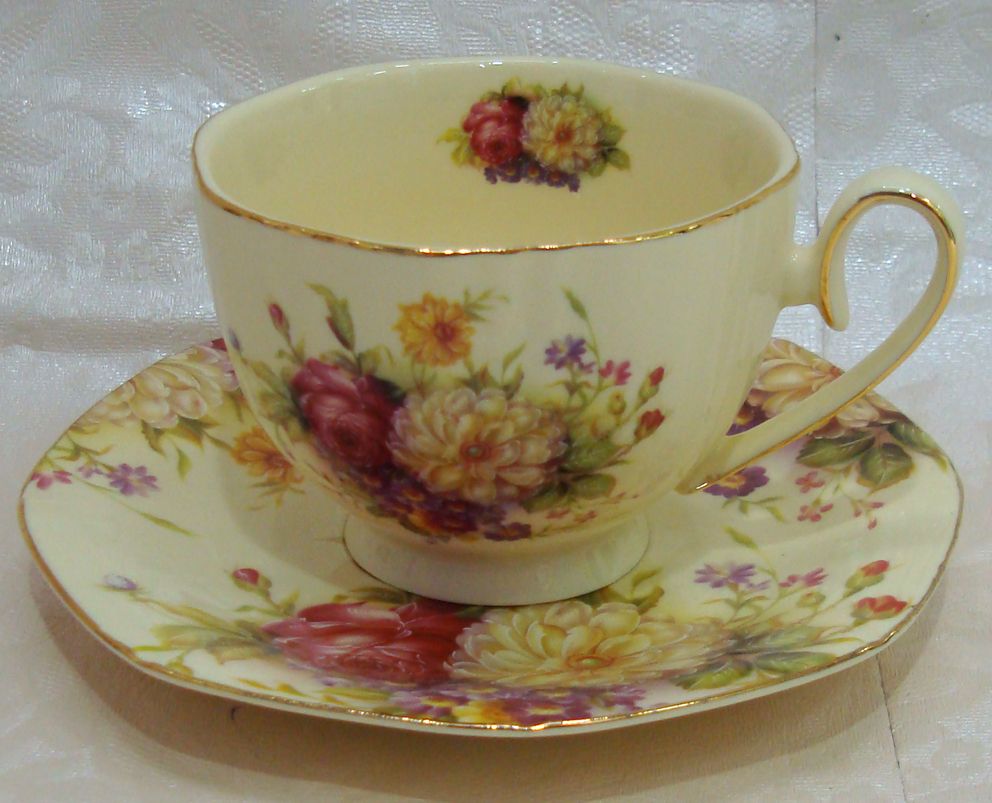 12-head tea cups and saucers British ceramic tea set