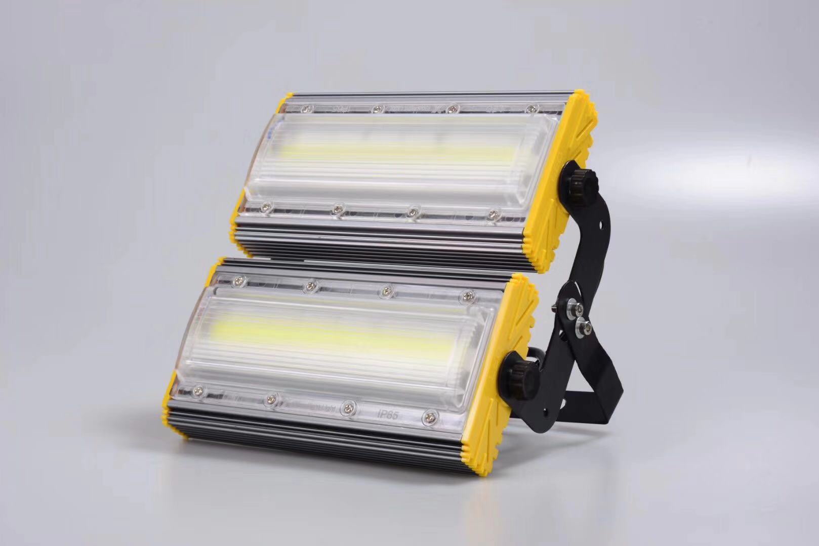 50W, 100W, 150W, 200W one-line ceiling floodlight, item number -11241 Application Scenario