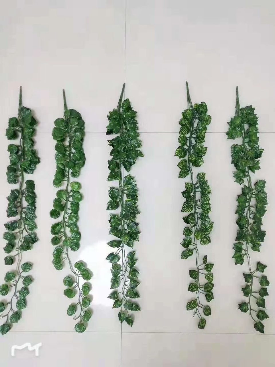 Small leaf wall hanging