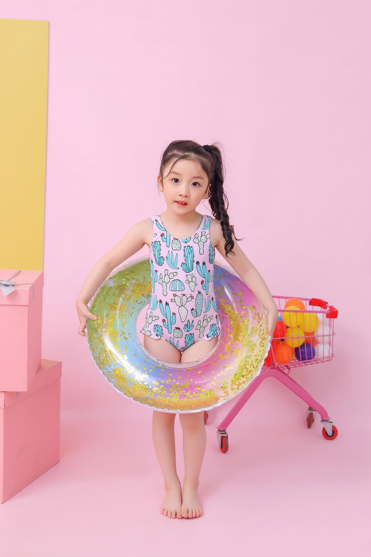 Factory direct sales of sequined swimming rings, transparent rainbow swimming rings, adult and children's swimming rings, and inflatable life buoys for water undefined