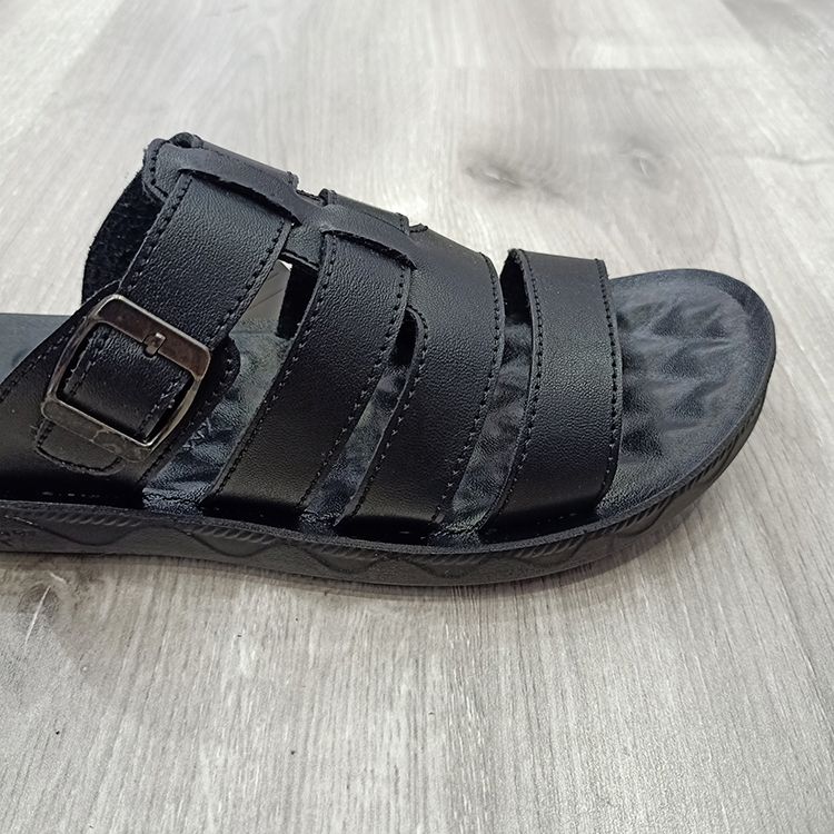 New summer fashion men 's slippers anti-slip and durable men' s summer slippers men shoes Application Scenario