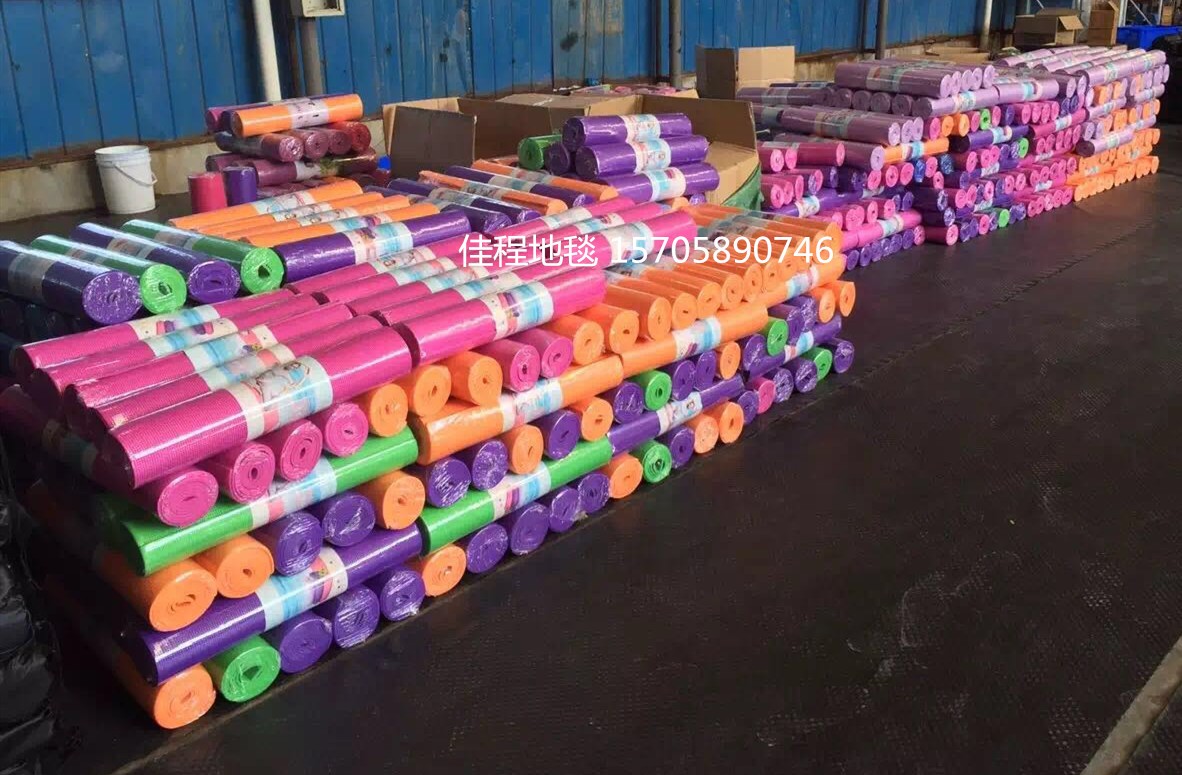 热卖3mm厚瑜伽垫打坐垫运动防滑垫素色瑜伽垫室内运动垫PVC瑜伽垫练习垫防滑垫防摔垫61*173cm详情2