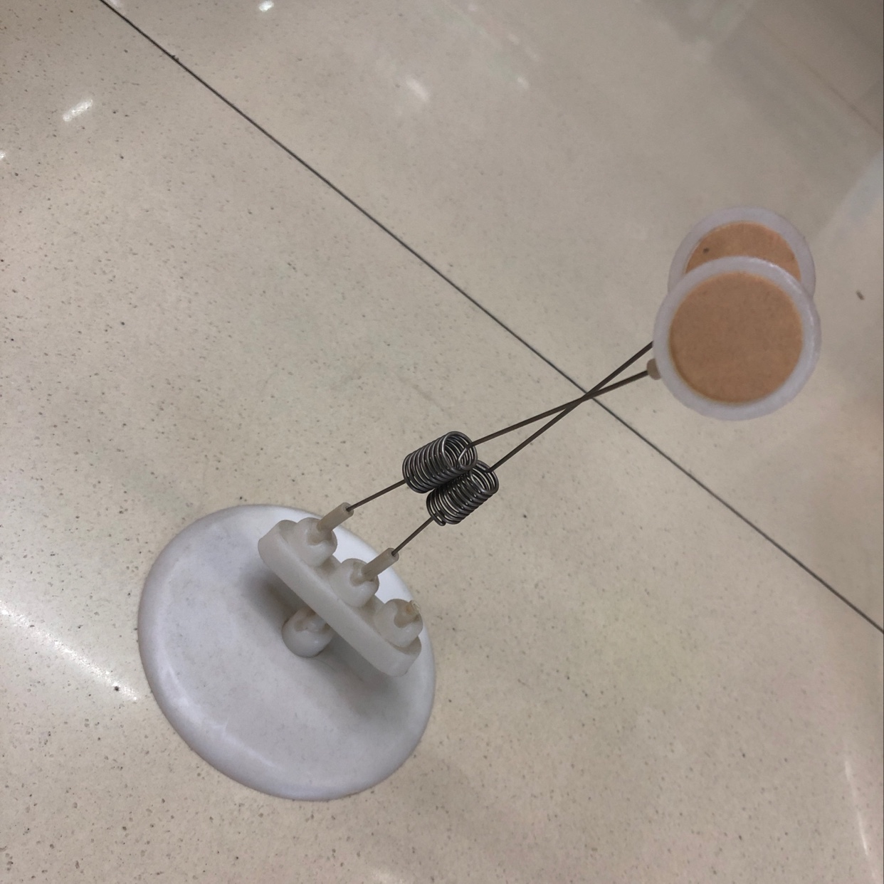 Double stick clip thumbnail