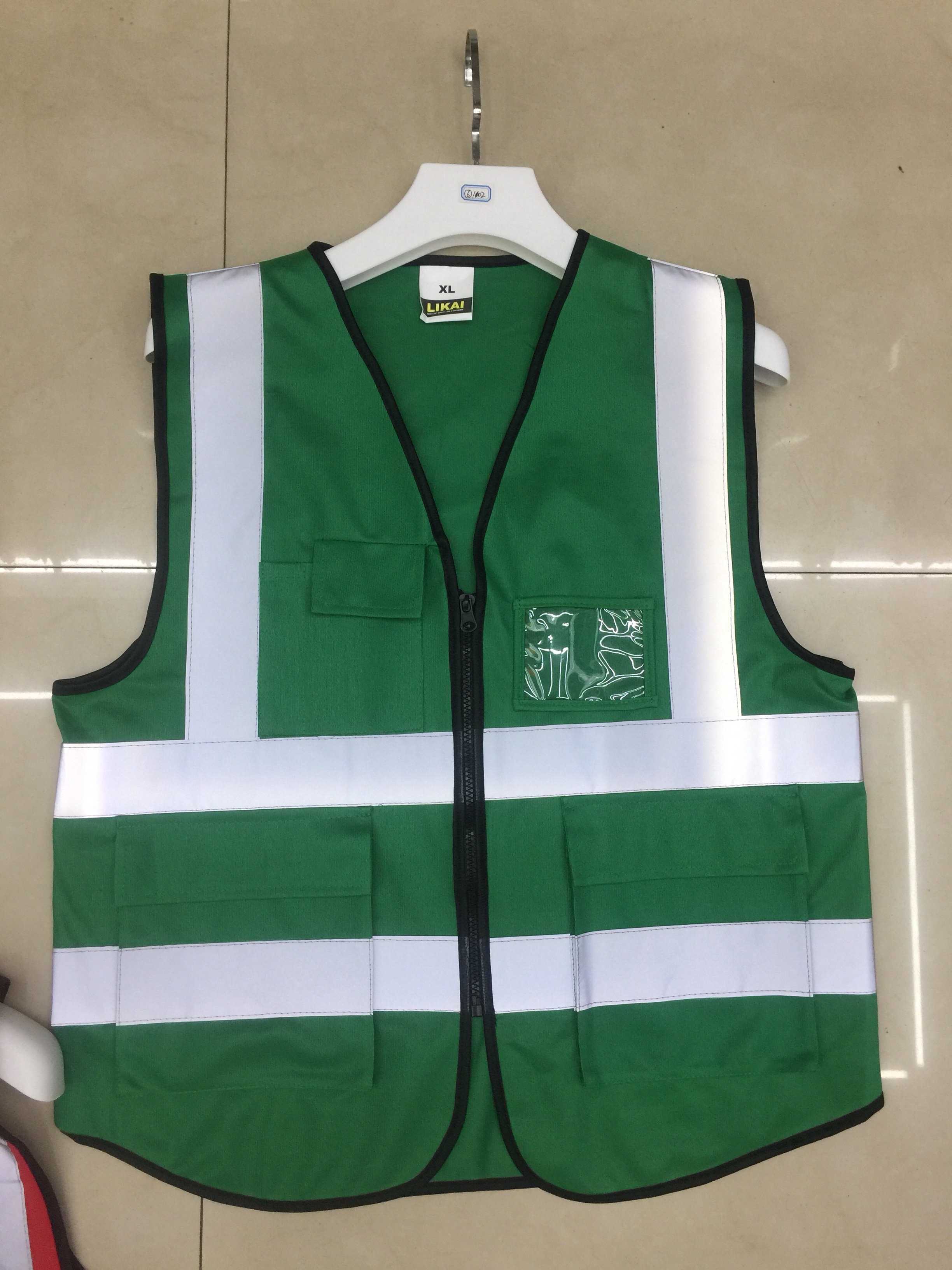 交通安全服装实物图