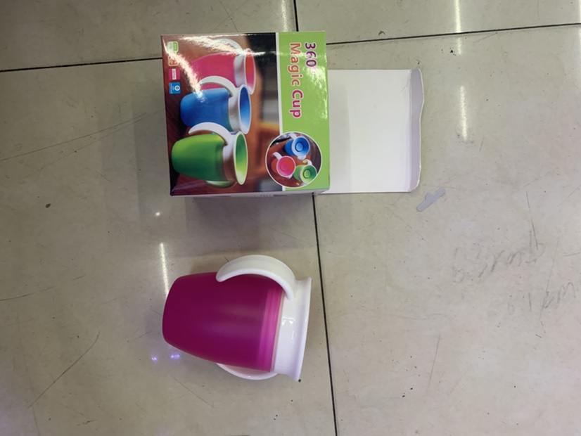 水杯女夏季学生塑料杯高颜值可爱卡通贴纸便携背带大容量刻度水壶