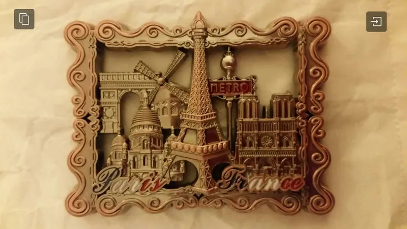 French Souvenirs Paris Souvenirs Metal Refrigerator Sticker Metal Keychain