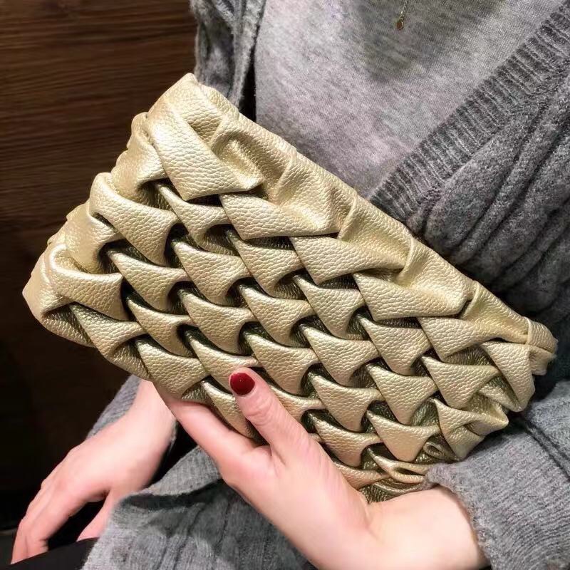 手拿，斜挎