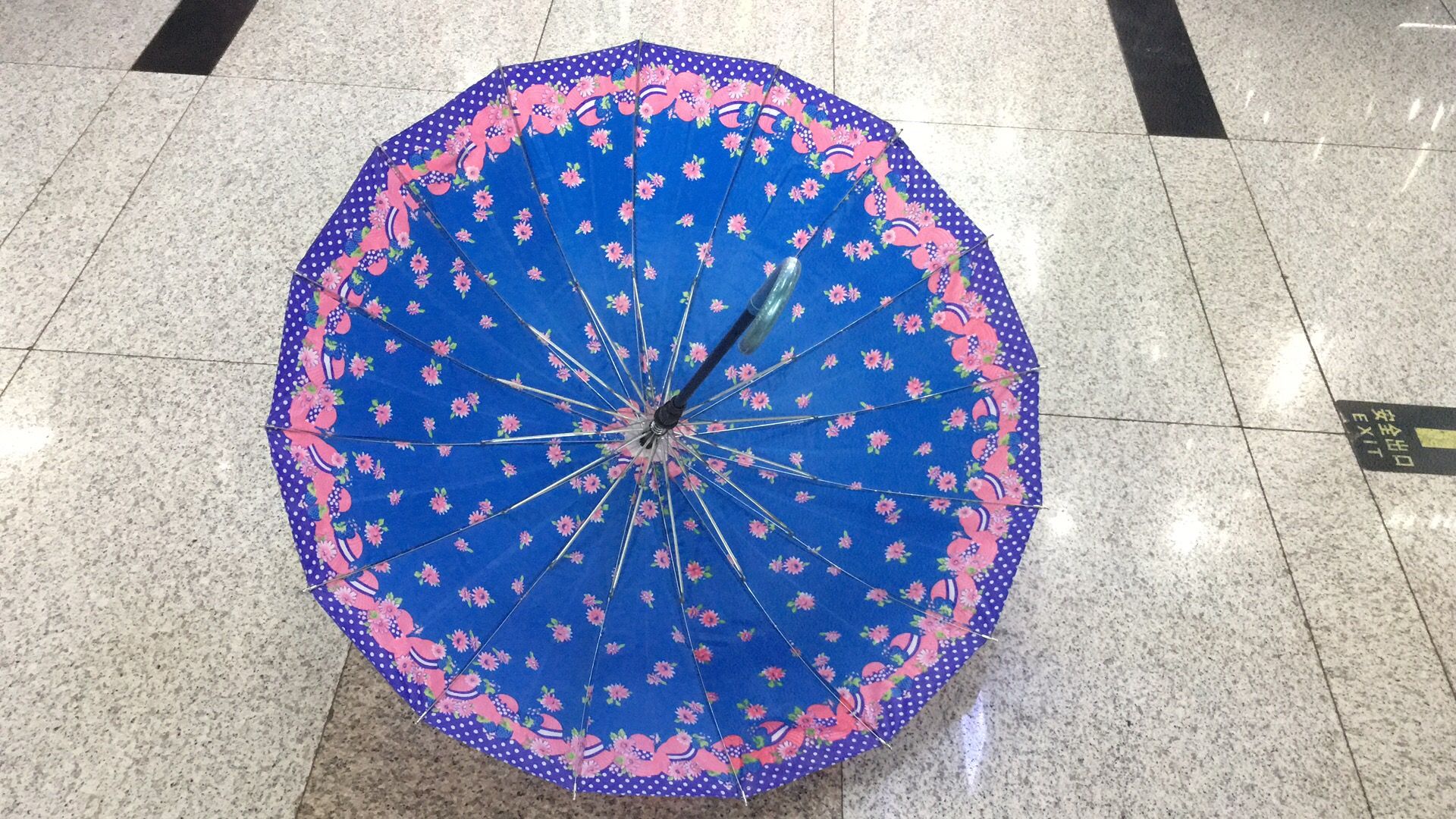 55CM16K tinted automatic umbrella, windproof, rainproof and UV-proof, direct sales from the manufacturer of export umbrellas details Picture