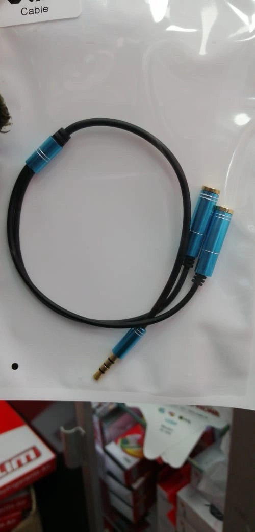 One-to-two audio cable splitter detail image 5