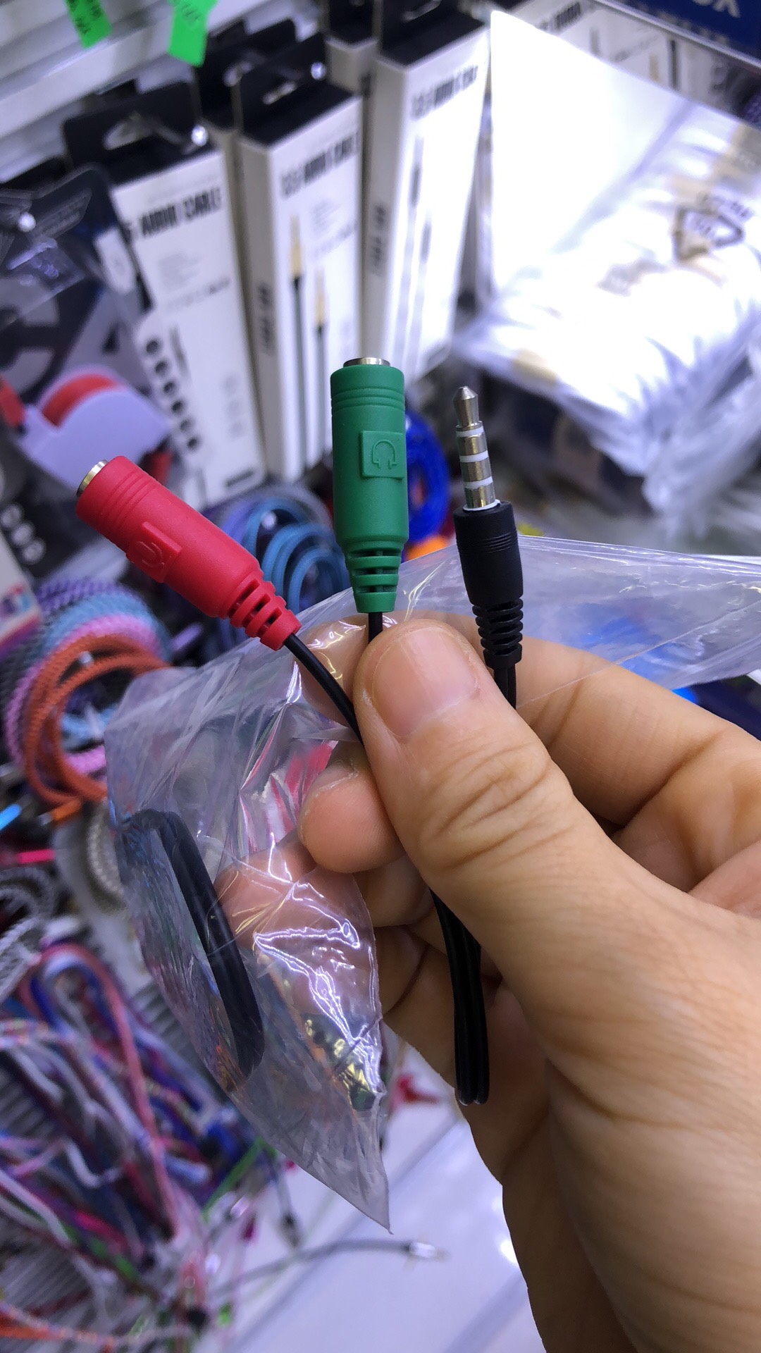 One-to-two audio cable splitter detail image 1
