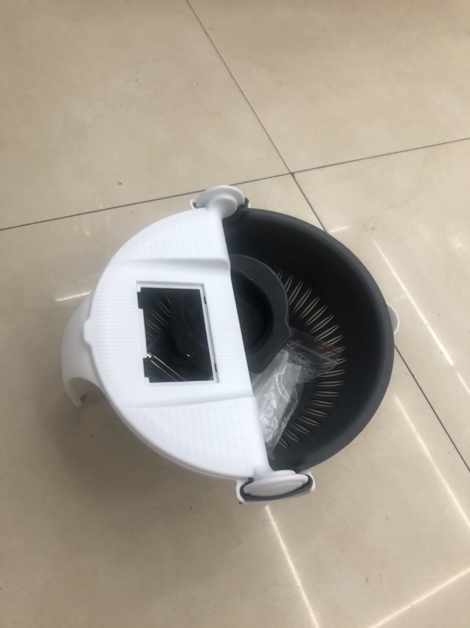 Multi-functional vegetable cutter