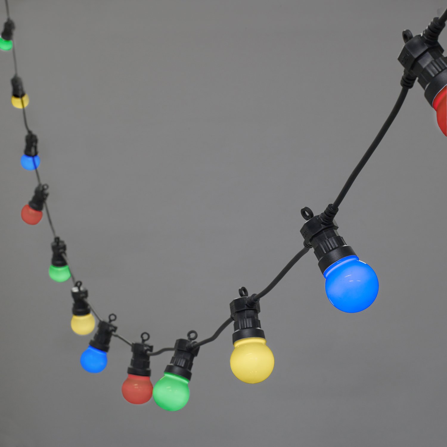 The G50 bulb light string with 20 lights can be connected to outdoor waterproof running horse led light strings for Christmas, wedding and festival decoration