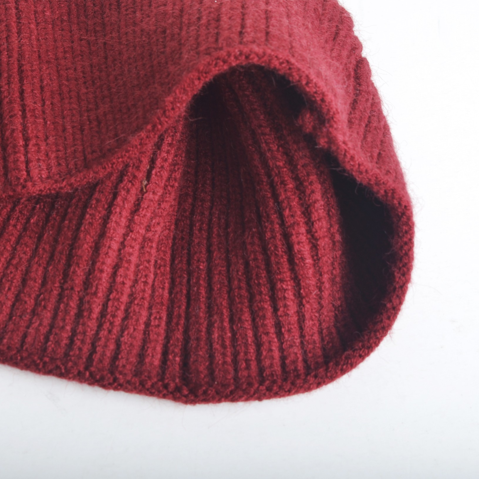 Fashionable outdoor knitted hair bands for men and women Application Scenario