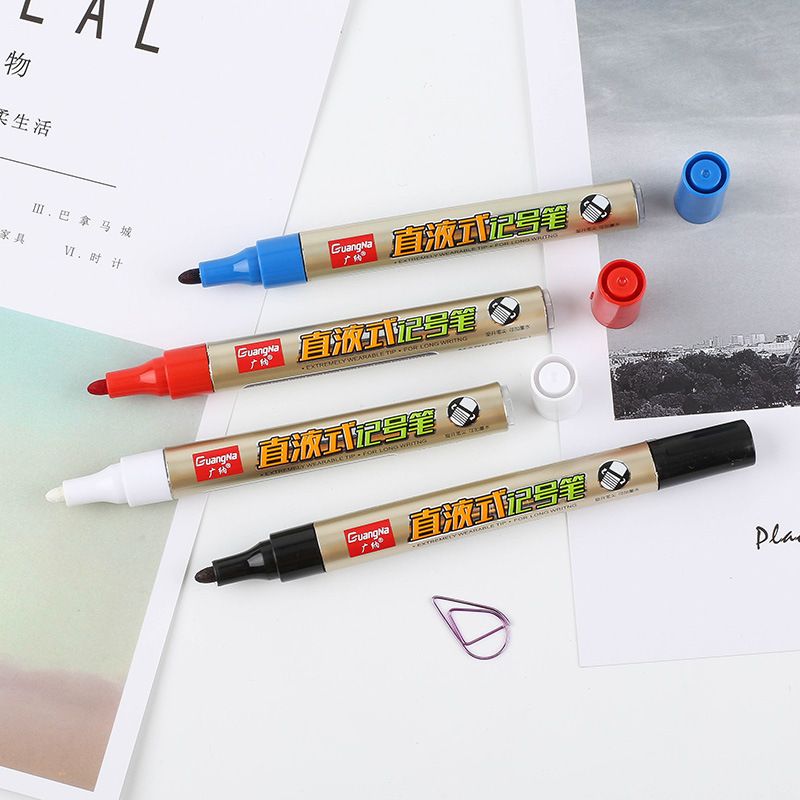 The Guangna oil-based large-capacity ink-refilling marker pen MK400 is black and white with a large head. The pen on the box head cannot be wiped off Application Scenario