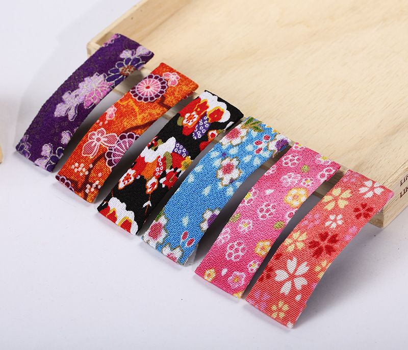 Wholesale of new minimalist headwear, hair accessories and fashionable crepe bb clips from the Japanese style series, available for customization Application Scenario