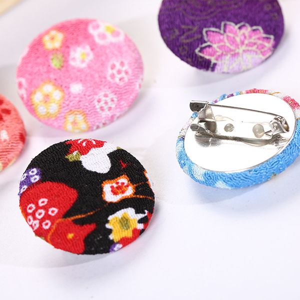 Wholesale of customizable Japanese style series fashionable and simple crepe fabric retro brooches, clothing headwear and pin accessories Specification image