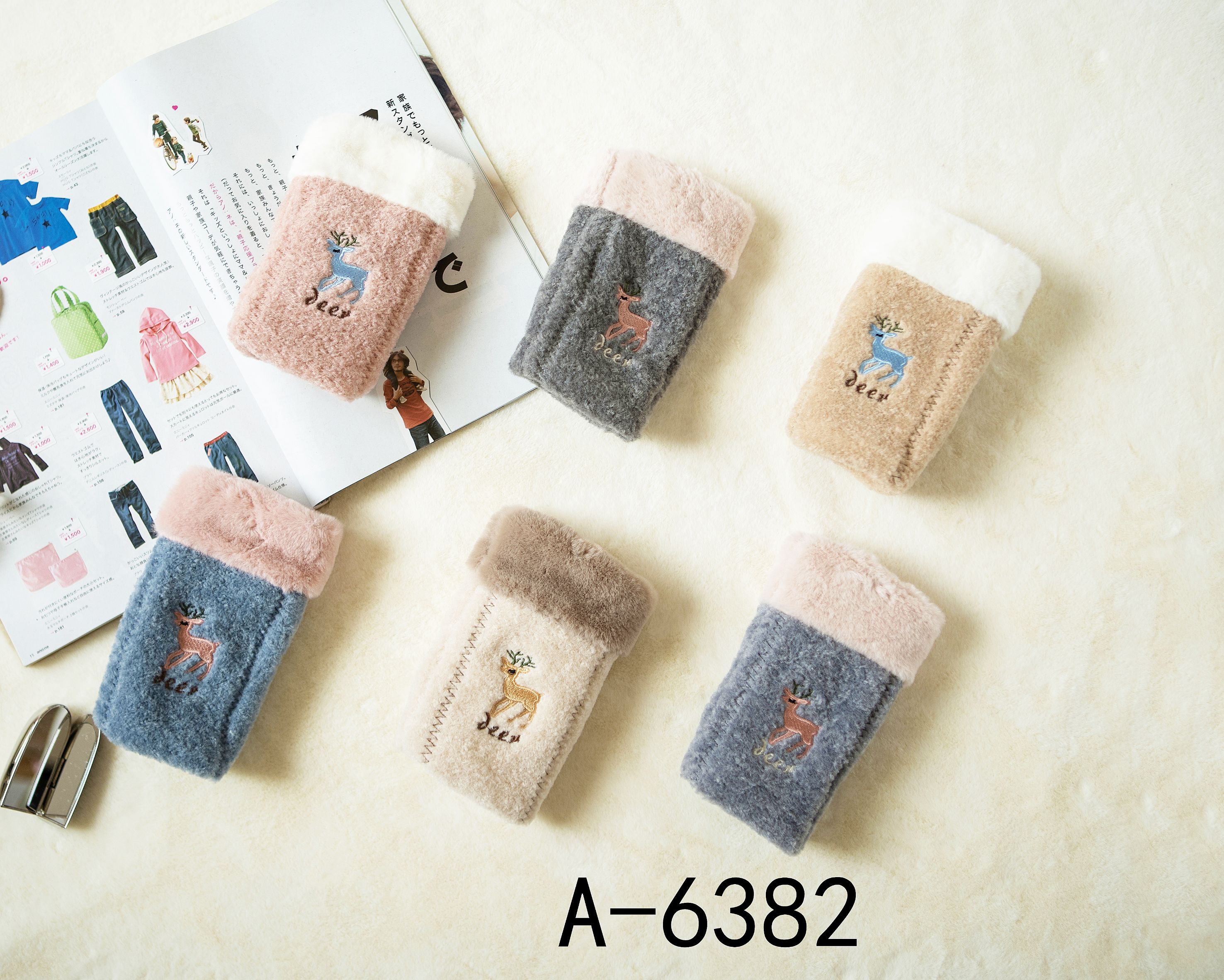 Glove female winter new student Korean version of cute deer gloves writing bare fingerless gloves manufacturers direct thumbnail