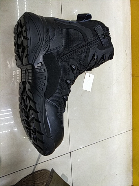 High-top desert military boots detail image 2