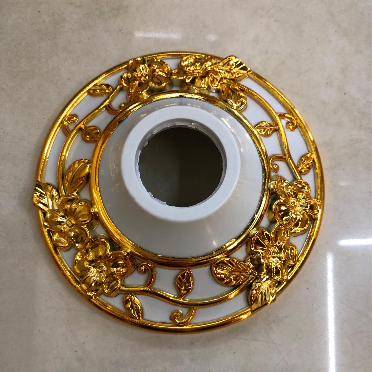A20 Lamp holders gold and white