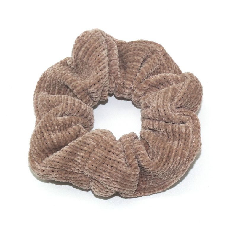 Autumn and winter striped hair band, new European and American large intestine circle knitted woolen pig large intestine circle women's hair accessory Application Scenario