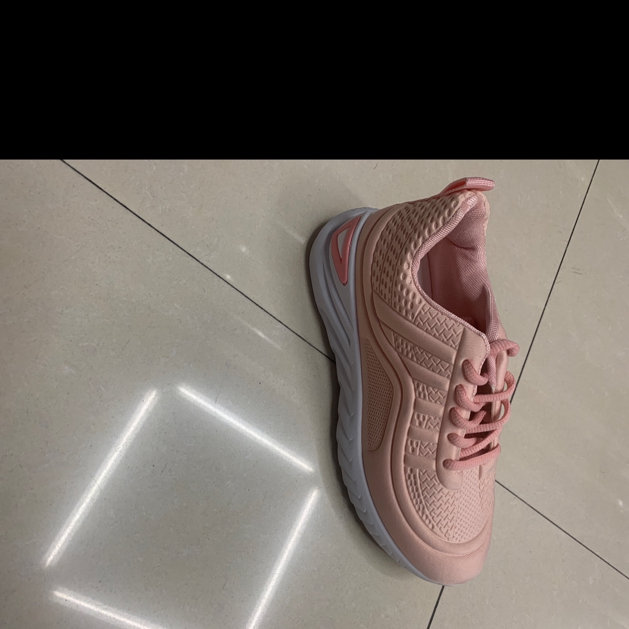 运动鞋女款